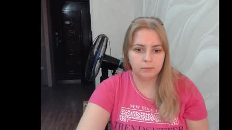 lady cute cat29 online show from January 18, 2025, 10:28 am