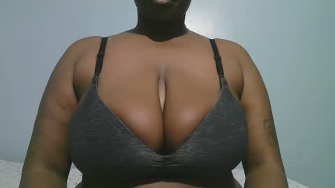 lady_dearra online show from February 22, 2026, 3:07 am