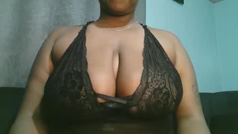 lady_dearra online show from May 5, 2026, 12:18 am