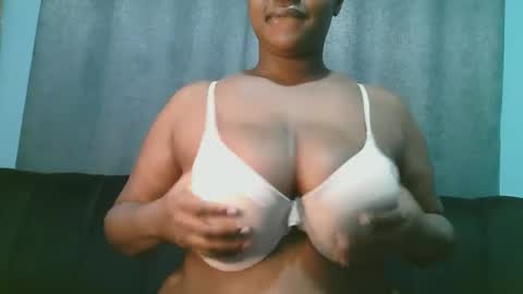lady_dearra online show from June 5, 2026, 3:02 am