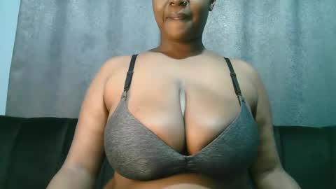 lady_dearra online show from June 7, 2026, 2:37 am