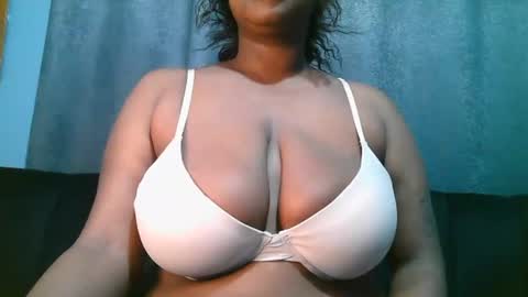 lady_dearra online show from June 22, 2026, 2:57 am
