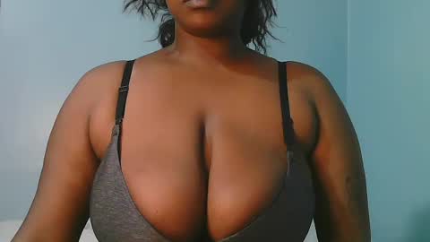 lady_dearra online show from June 24, 2026, 2:32 am