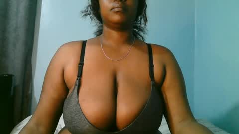 lady_dearra online show from June 28, 2026, 3:12 am