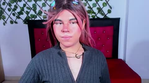 Snapshot of lady_evelynn_ chatting on October 4, 2025, 9:46 pm Evelynn online show from October 4, 2025, 9:46 pm