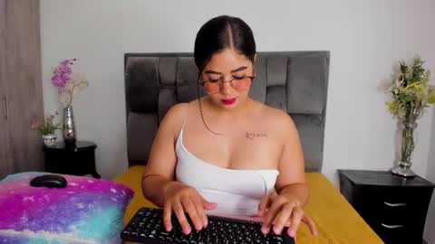 Snapshot of lady_fox69_ chatting on October 15, 2025, 1:44 pm Lady Foxx online show from October 15, 2025, 1:44 pm