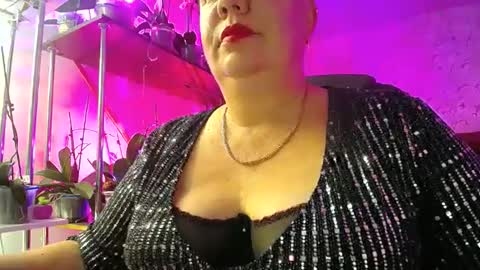 Lady Gloria online show from December 28, 2024, 1:06 pm