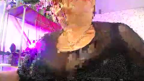 Lady Gloria online show from April 27, 2026, 9:18 am