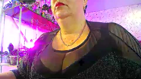 Lady Gloria online show from May 19, 2026, 5:25 am