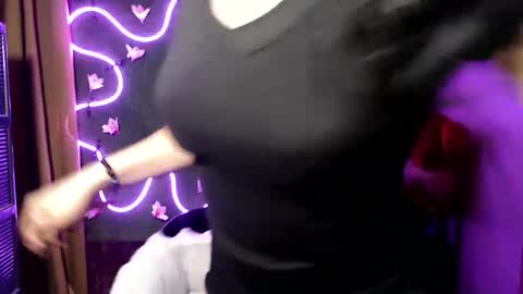 Snapshot of lady_kathy chatting on September 19, 2025, 6:59 am lady_kathy online show from September 19, 2025, 6:59 am