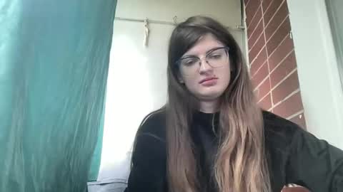 lady_luckkk_ online show from September 24, 2025, 7:12 am