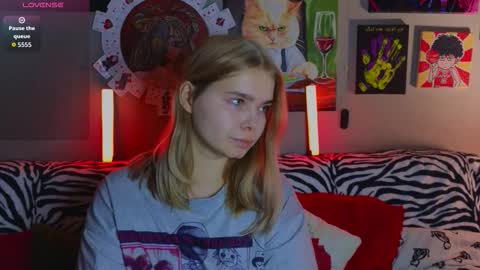 KENDALL  NATHANPVT IS OPEN online show from September 24, 2025, 6:33 pm