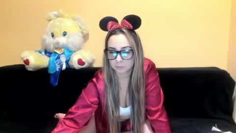 Snapshot of lady_lyanna chatting on November 2, 2025, 10:45 pm Lady Lyanna online show from November 2, 2025, 10:45 pm