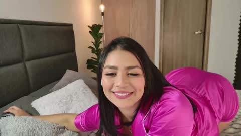 Snapshot of lady_ni chatting on October 11, 2025, 12:58 pm    700  1300 -5 online show from October 11, 2025, 12:58 pm