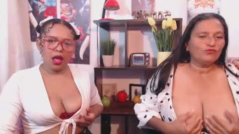 lady_rebeccas online show from February 6, 2025, 7:29 pm
