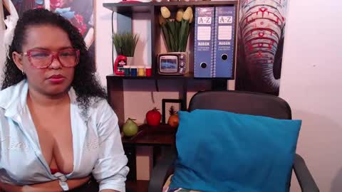 lady_rebeccas online show from February 19, 2025, 8:20 pm