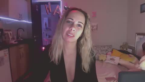 lady_smile69 online show from October 2, 2025, 1:12 am