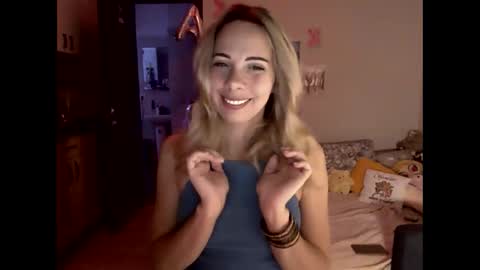 lady_smile69 online show from October 2, 2025, 4:36 pm