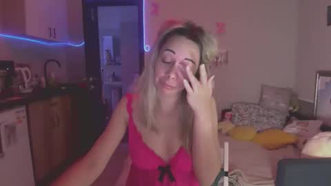 lady_smile69 online show from October 7, 2025, 6:27 pm