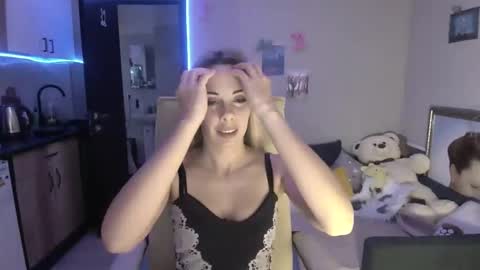 lady_smile69 online show from November 30, 2025, 2:10 pm