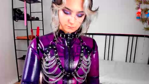 Snapshot of lady_sontse_ chatting on February 10, 2025, 8:10 pm Mia online show from February 10, 2025, 8:10 pm