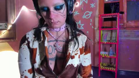 Snapshot of lady_sontse_ chatting on November 7, 2025, 7:25 pm Mia online show from November 7, 2025, 7:25 pm