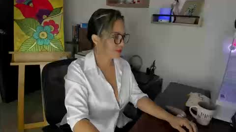 Snapshot of lady_sophie01 chatting on September 25, 2025, 4:21 pm Sophie   online show from September 25, 2025, 4:21 pm