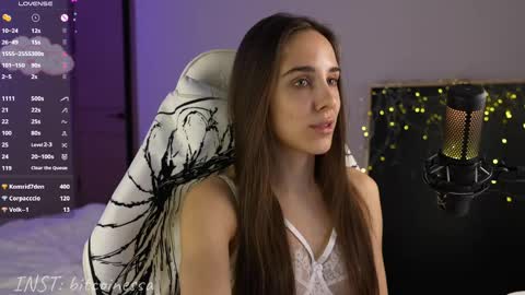 Snapshot of lady_white_snake chatting on January 7, 2025, 1:03 pm lady_white_snake online show from January 7, 2025, 1:03 pm