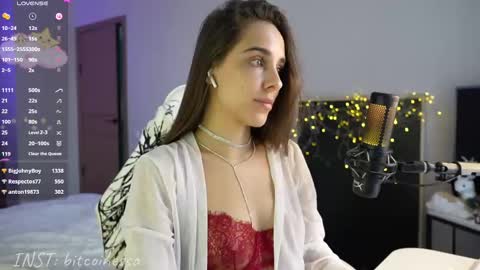 Snapshot of lady_white_snake chatting on January 9, 2025, 10:20 am lady_white_snake online show from January 9, 2025, 10:20 am