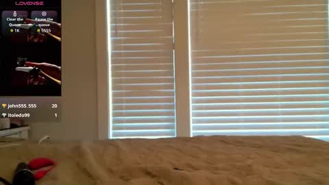 Ladybabs online show from November 4, 2025, 7:13 pm