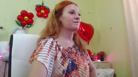 Sima Ladybigsmile online show from February 22, 2025, 12:29 pm