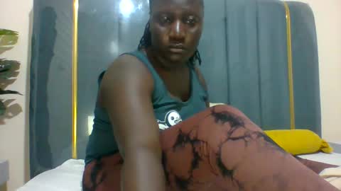Snapshot of ladyblossoms19 chatting on December 2, 2024, 7:05 pm lindah32 online show from December 2, 2024, 7:05 pm
