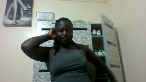 Snapshot of ladyblossoms19 chatting on January 6, 2025, 3:51 pm lindah32 online show from January 6, 2025, 3:51 pm