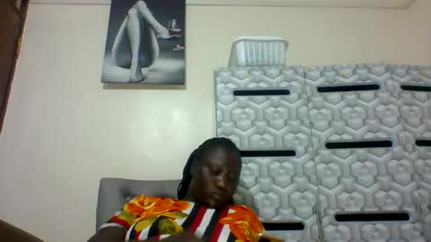 Snapshot of ladyblossoms19 chatting on January 28, 2025, 6:39 pm lindah32 online show from January 28, 2025, 6:39 pm