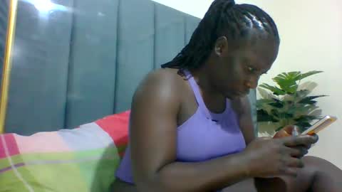 Snapshot of ladyblossoms19 chatting on February 6, 2025, 2:33 am lindah32 online show from February 6, 2025, 2:33 am
