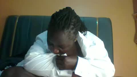 lindah32 online show from September 28, 2025, 7:08 pm