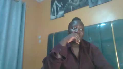 lindah32 online show from May 1, 2026, 9:19 pm