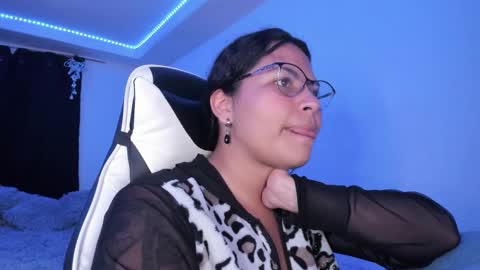  Lady  online show from December 15, 2024, 2:08 am