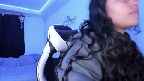  Lady  online show from December 19, 2024, 3:07 am