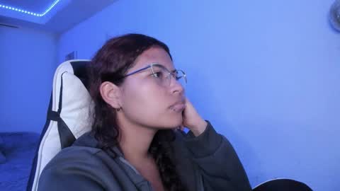  Lady  online show from September 27, 2025, 2:38 am