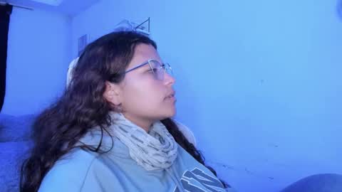  Lady  online show from December 19, 2025, 5:14 am