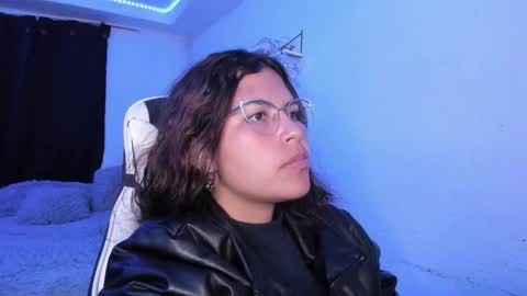  Lady  online show from December 21, 2025, 3:57 am