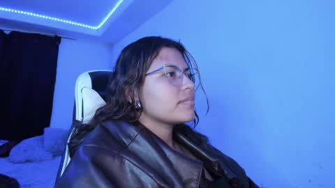  Lady  online show from March 23, 2026, 3:32 am