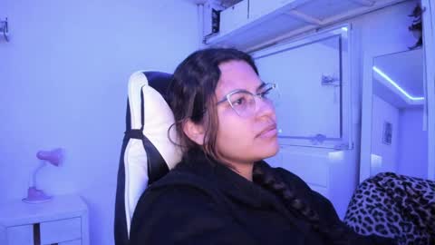  Lady  online show from May 9, 2026, 3:34 am