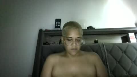 Snapshot of ladycinnabon chatting on August 3, 2026, 9:40 pm Stephanie online show from August 3, 2026, 9:40 pm