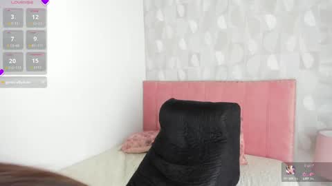  Danna................. online show from October 8, 2025, 5:32 pm