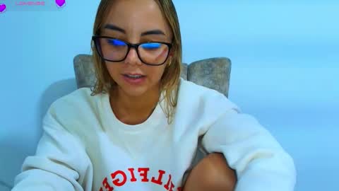 Hello im lady nice to meet you  online show from October 27, 2025, 6:45 pm
