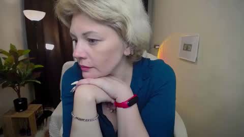 ladyelina online show from September 10, 2025, 11:54 am
