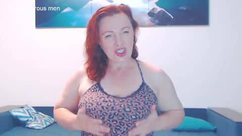 Snapshot of ladyelizabeth777 chatting on October 8, 2025, 6:33 am Beth online show from October 8, 2025, 6:33 am