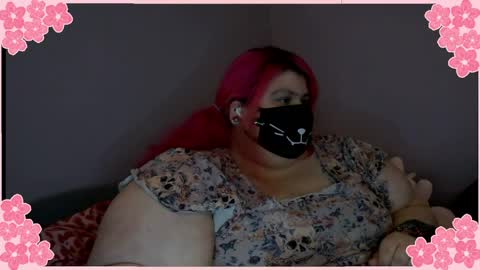 ladykitsunebig online show from May 7, 2026, 7:08 pm